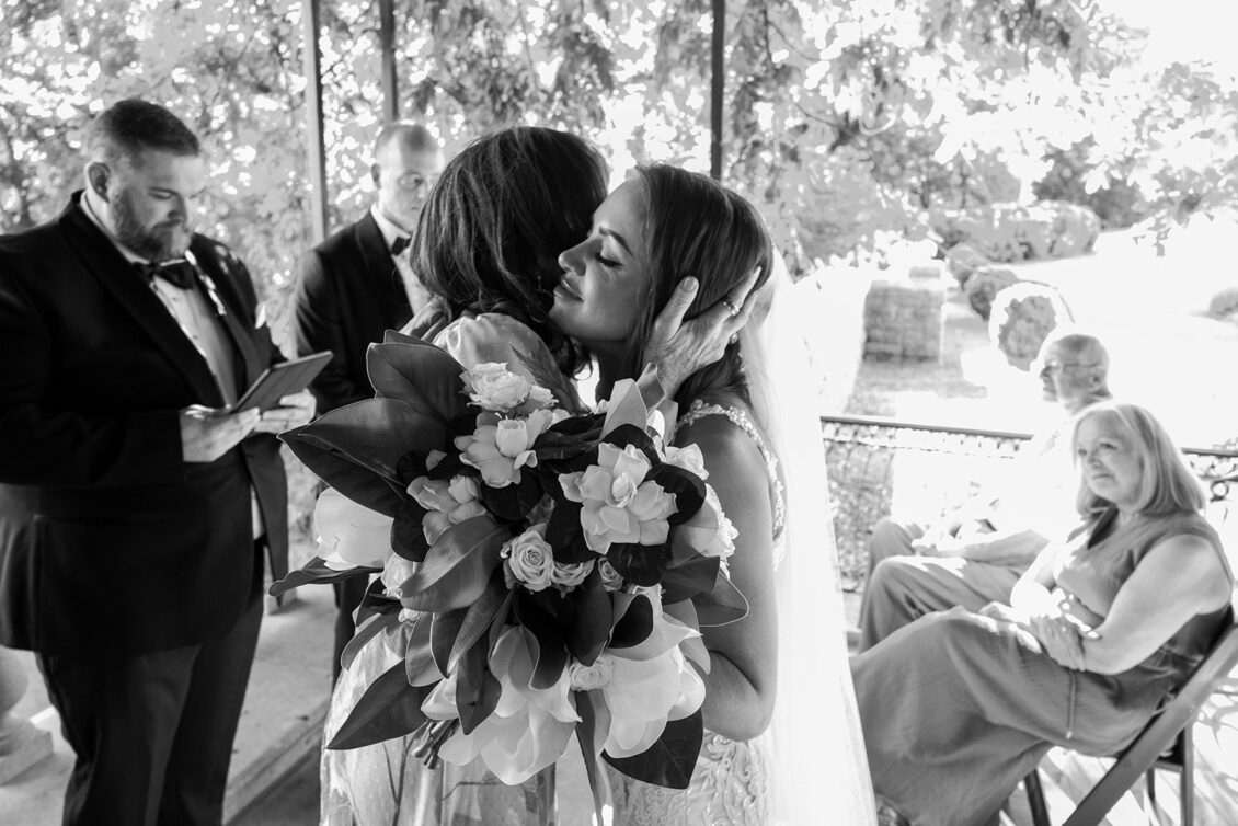 Elegant black-tie wedding portraits and ceremony at Cheekwood Estate & Gardens in Nashville.