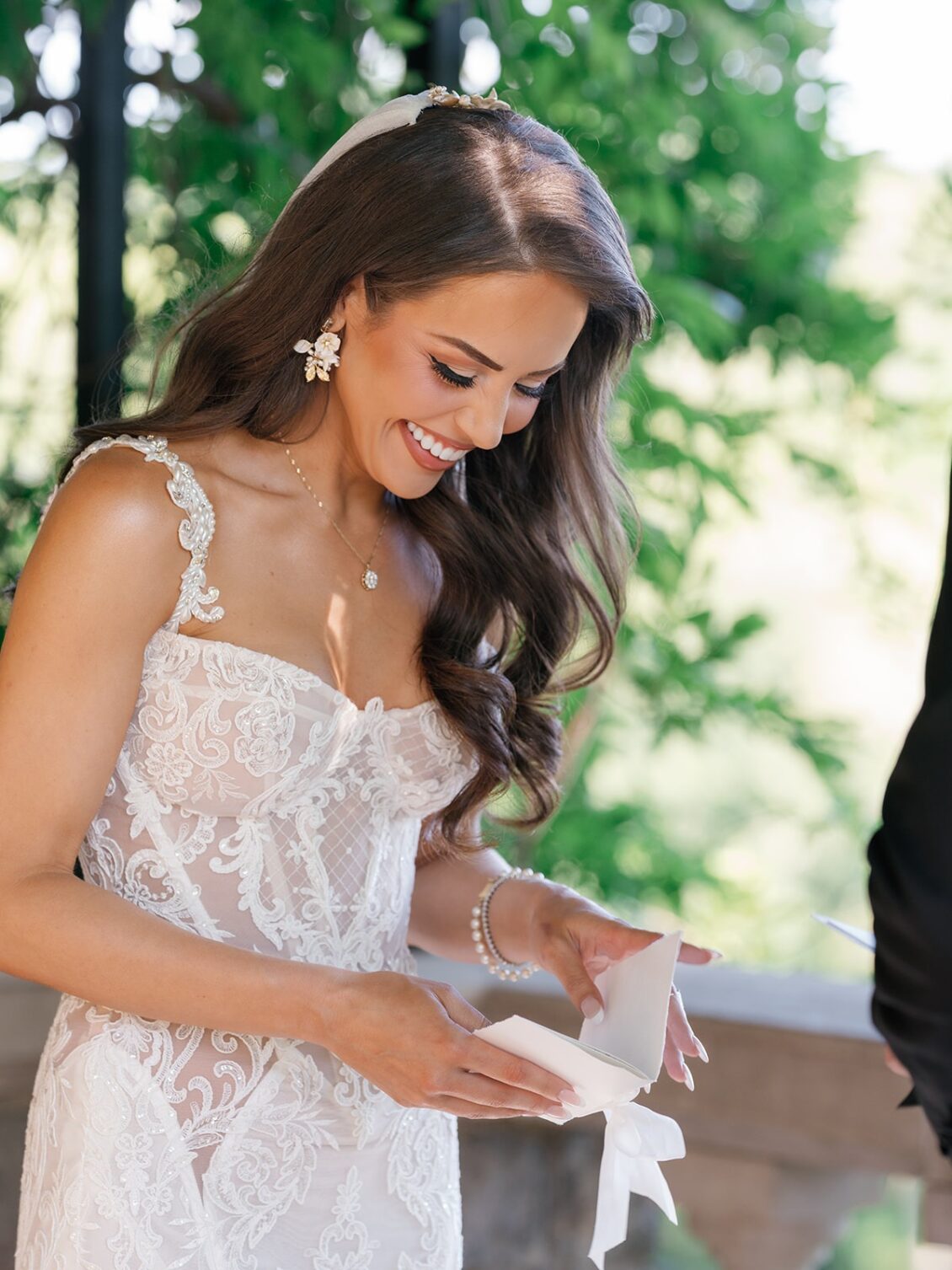 Elegant black-tie wedding portraits and ceremony at Cheekwood Estate & Gardens in Nashville.