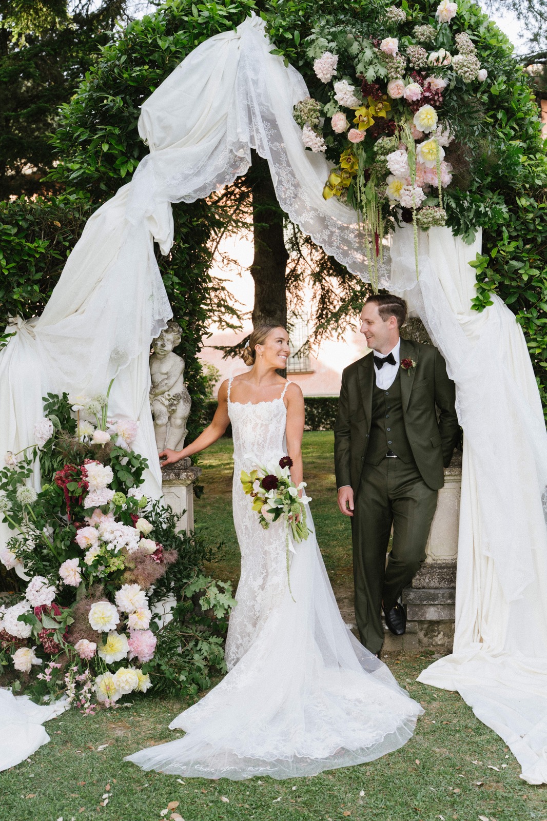 Caroline and Doug’s vintage-inspired Tuscany wedding at Villa Barberino